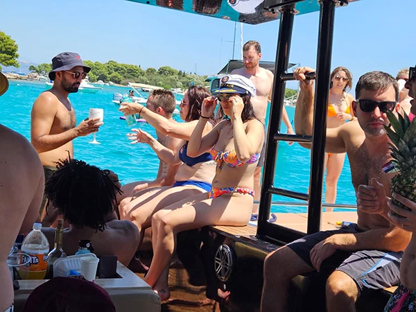 Colnago 35 OPEN on boat tour from Split