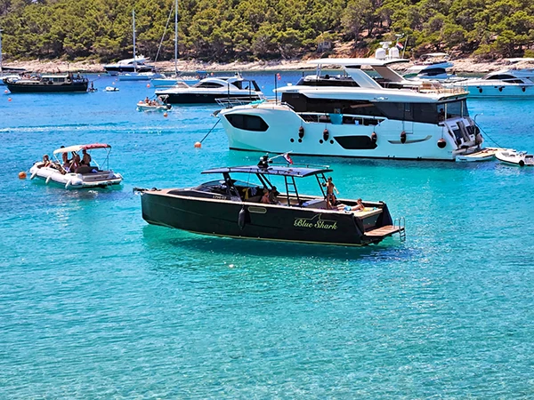 Colnago 35 OPEN on boat tour from Split