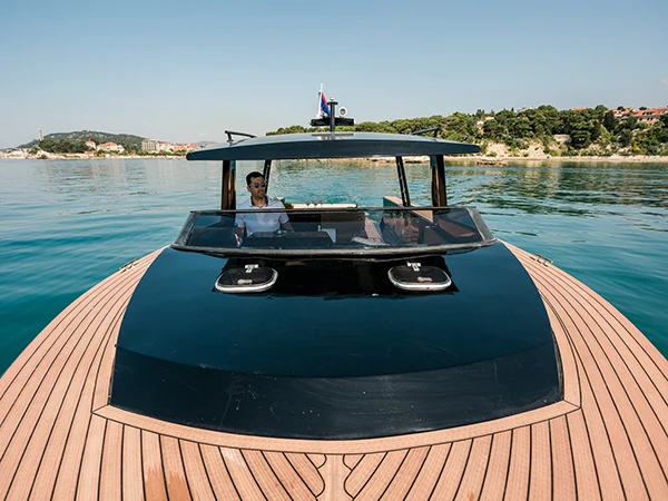 Colnago 35 OPEN luxury interior