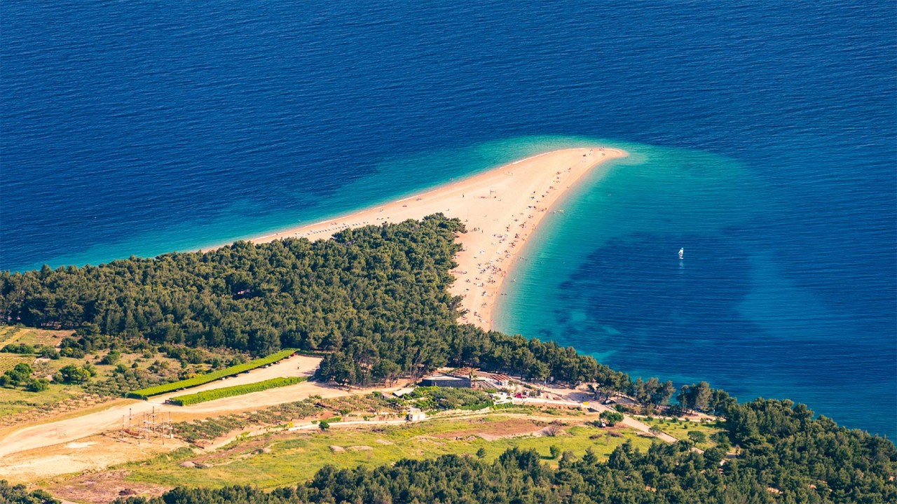 The iconic Golden Horn beach